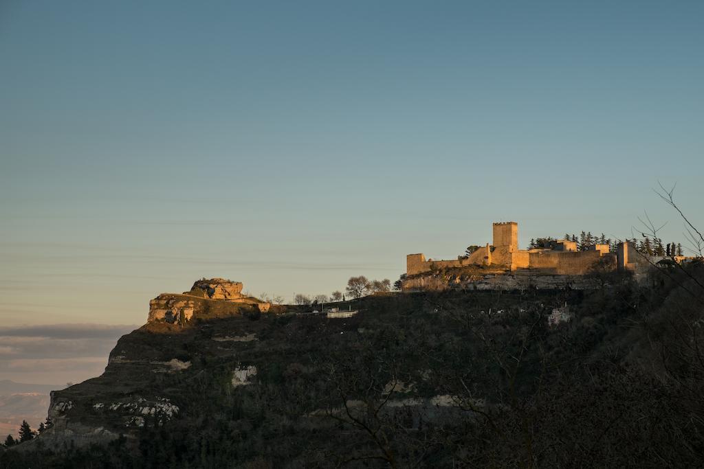 Una Casa Al Belvedere Энна Экстерьер фото